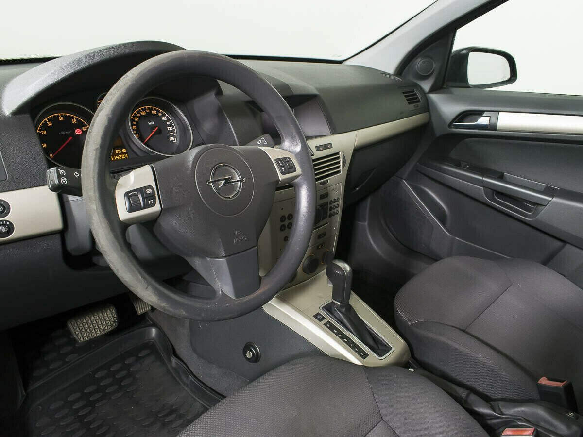 Opel Astra 1.3 МКПП, 2013, 126 000 км фото 9