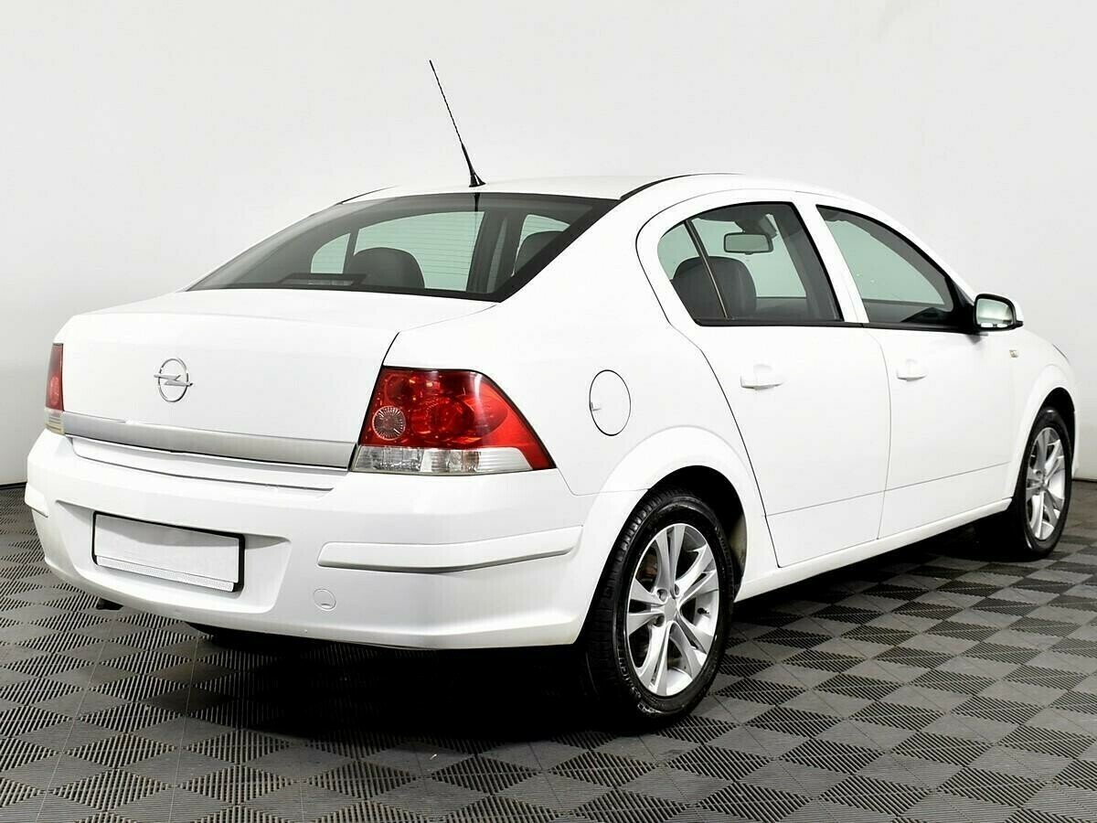 Opel Astra 1.6 МКПП, 2010, 155 000 км фото 3