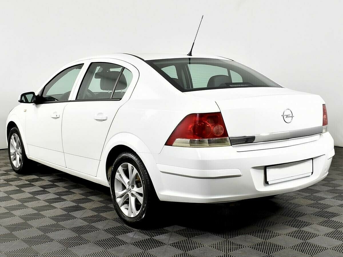Opel Astra 1.6 МКПП, 2010, 155 000 км фото 4