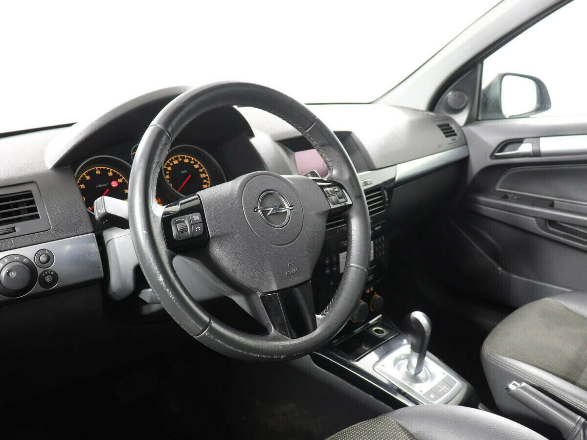 Opel Astra 1.3 МКПП, 2012, 138 000 км фото 8