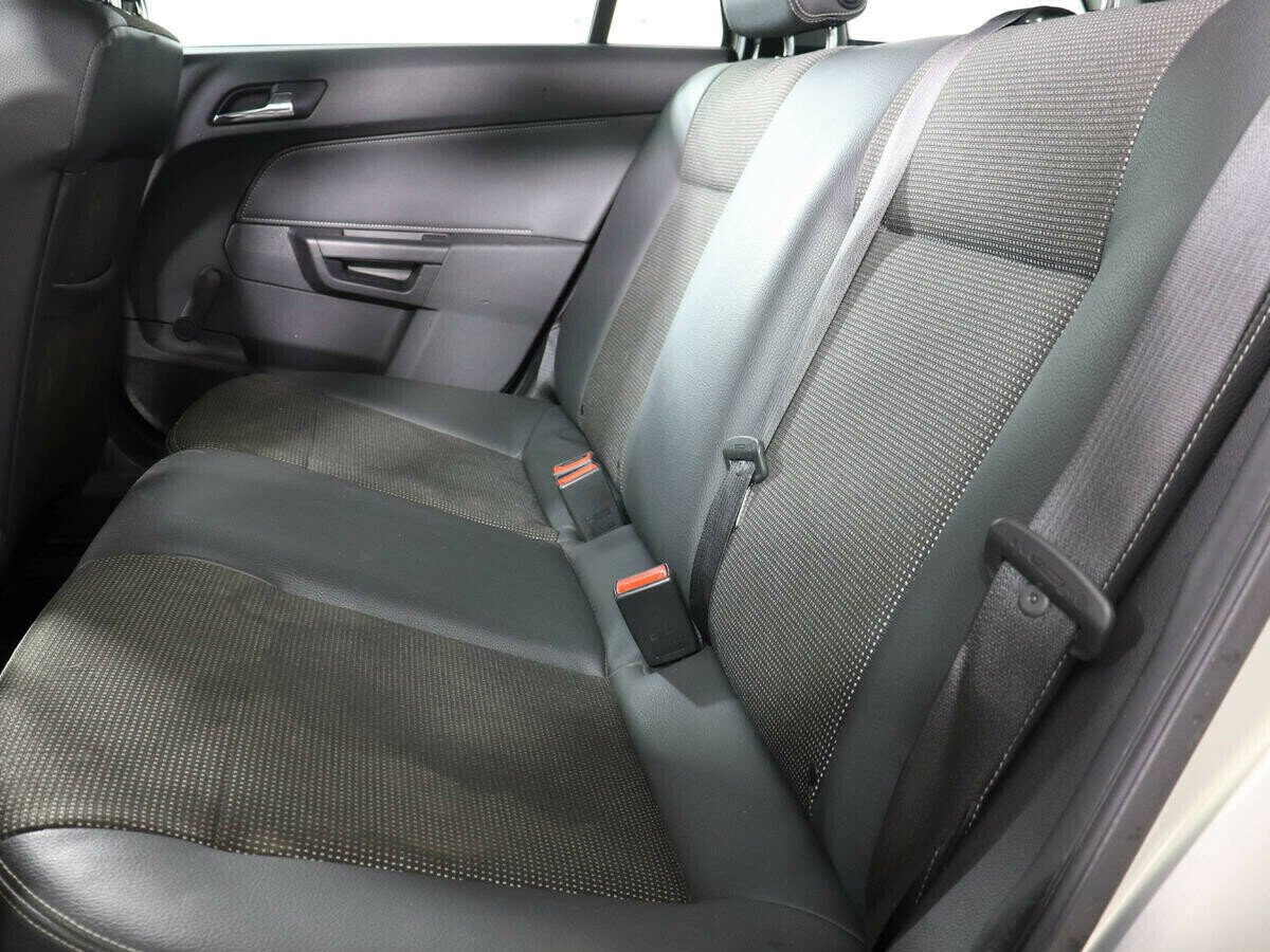 Opel Astra 1.3 МКПП, 2012, 138 000 км фото 9