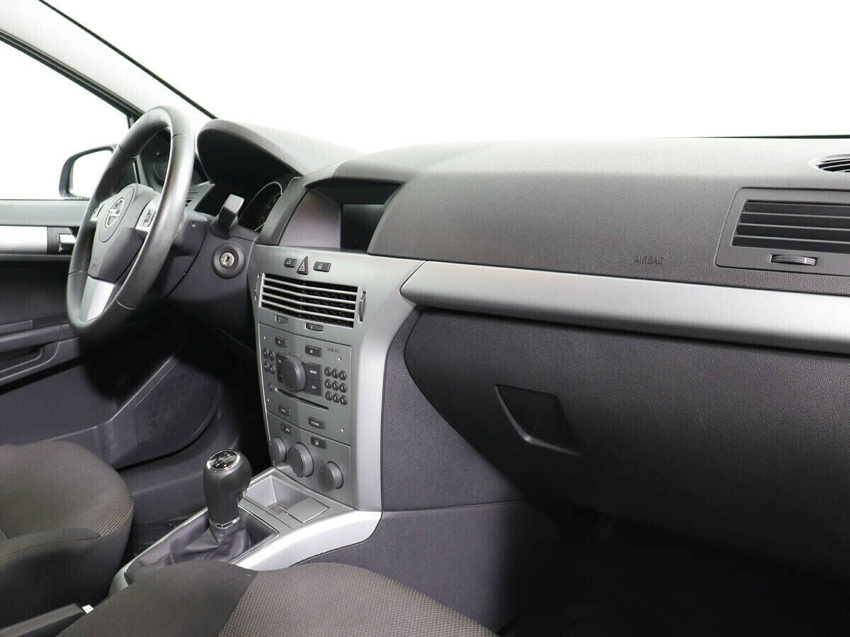Opel Astra 1.3 МКПП, 2012, 143 000 км фото 8