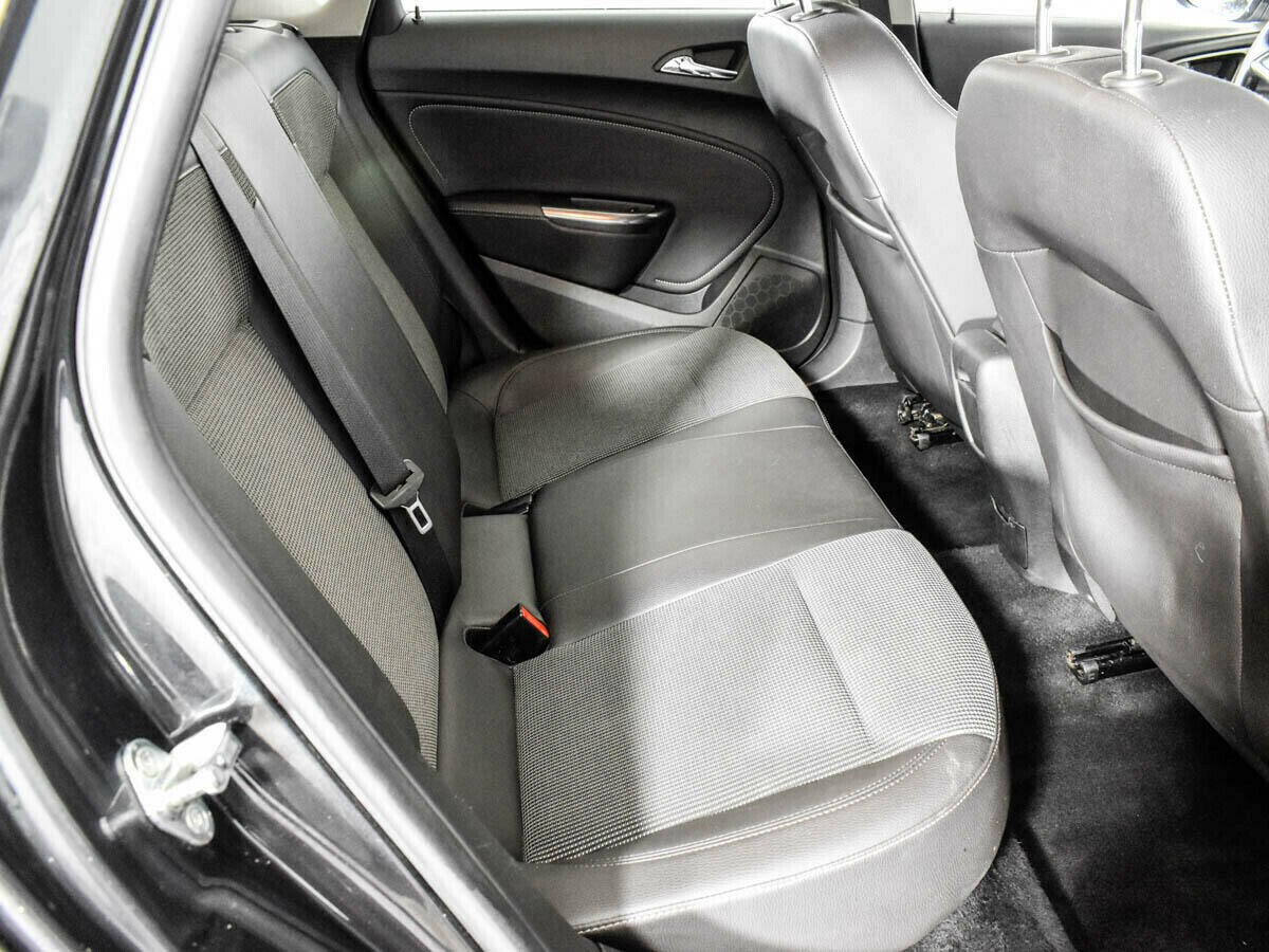 Opel Astra 1.4 АКПП, 2011, 144 000 км фото 7