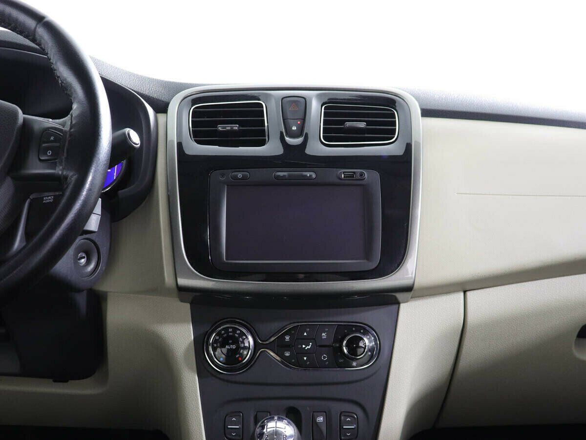 Renault Logan 1.6 МКПП, 2015, 106 000 км фото 5