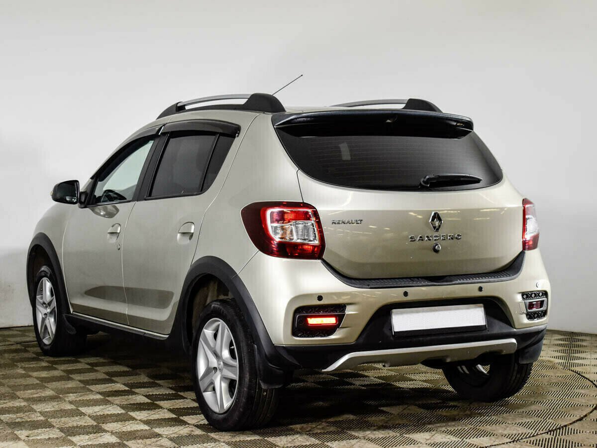 Renault Sandero 1.6 МКПП, 2016, 90 000 км фото 4