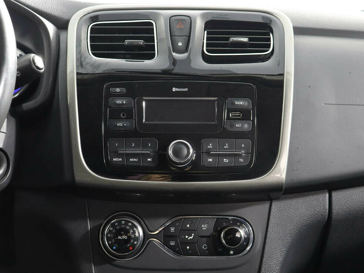 Renault Sandero 1.6 МКПП, 2016, 84 000 км фото 5