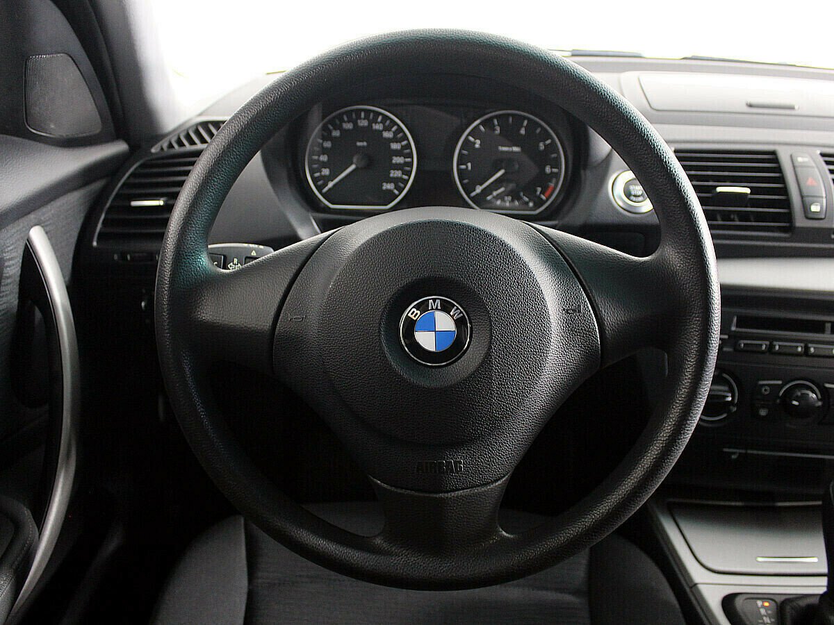 BMW 1 серии 2.0 АКПП, 2010, 160 000 км фото 4