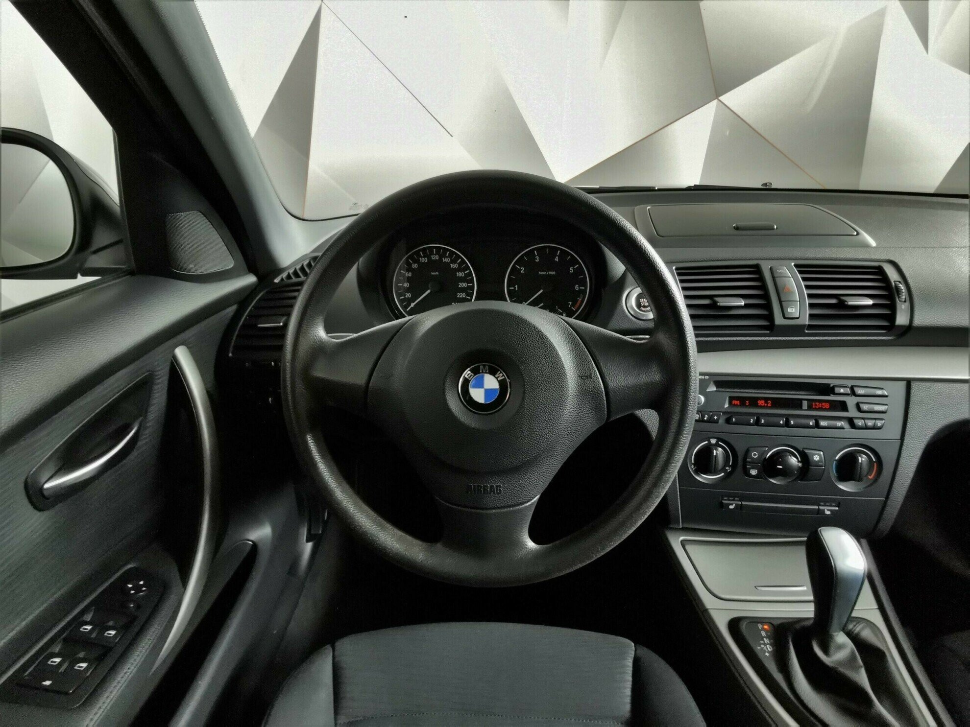 BMW 1 серии 2.0 АКПП, 2011, 150 000 км фото 8