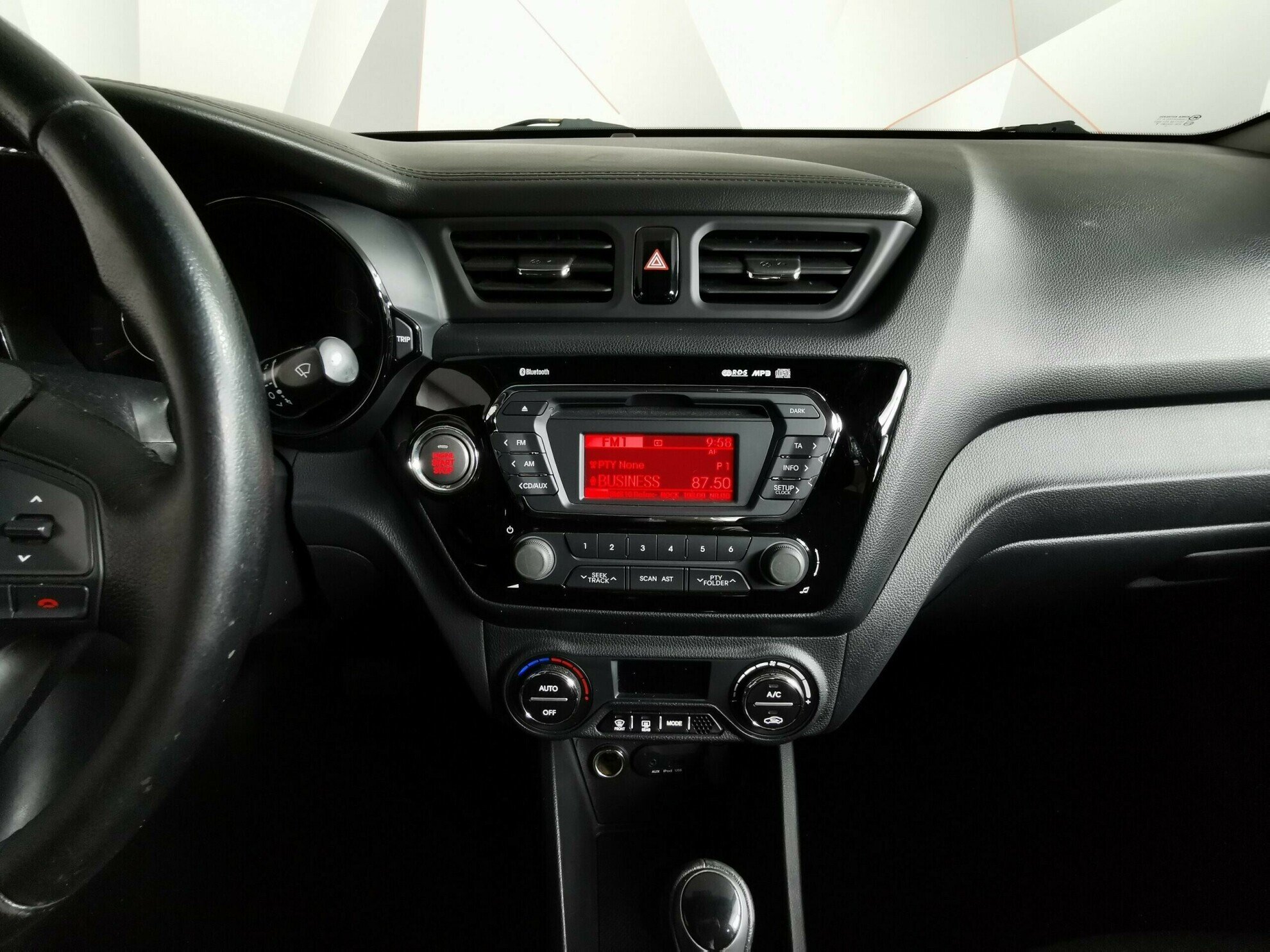 Kia Rio 1.6 АКПП, 2013, 121 000 км фото 9